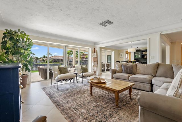 1985 CAROLINA AVENUE NE, St Petersburg, FL 33703