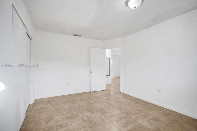 2907 NW 103rd St 1, Miami, FL 33147