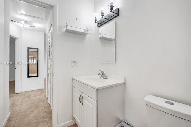 2907 NW 103rd St 1, Miami, FL 33147