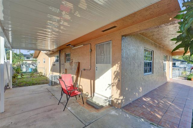 2907 NW 103rd St 1, Miami, FL 33147