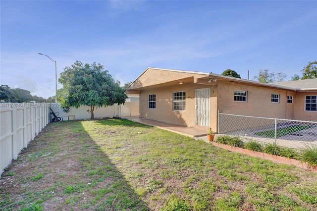 2907 NW 103rd St 1, Miami, FL 33147