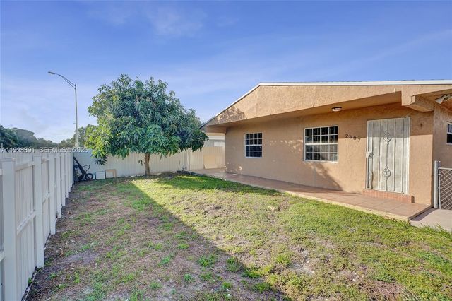 2907 NW 103rd St 1, Miami, FL 33147