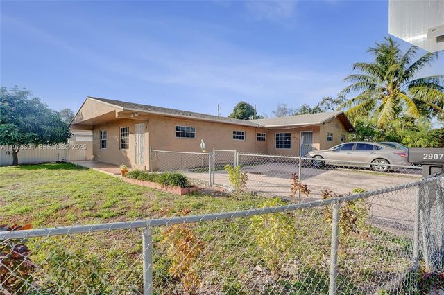 2907 NW 103rd St 1, Miami, FL 33147