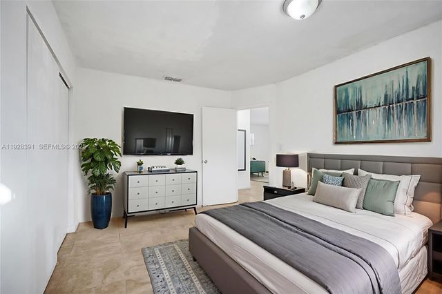 2907 NW 103rd St 1, Miami, FL 33147