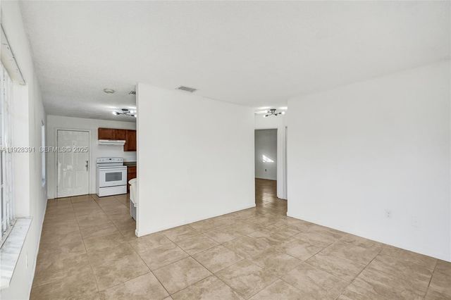2907 NW 103rd St 1, Miami, FL 33147