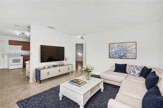 2907 NW 103rd St 1, Miami, FL 33147