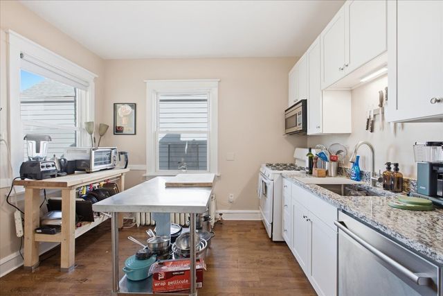 2446 N Springfield Avenue 2, Chicago, IL 60647
