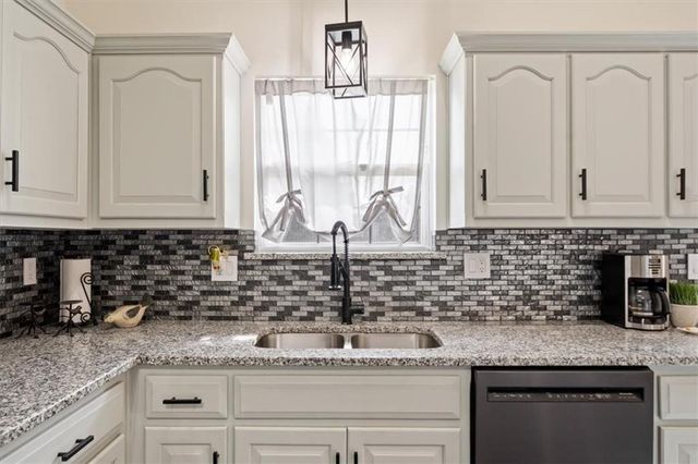 715 Shiloh Drive, Raymore, MO 64083