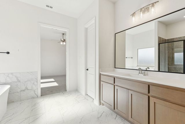 7004 Valley View Drive, Joshua, TX 76058