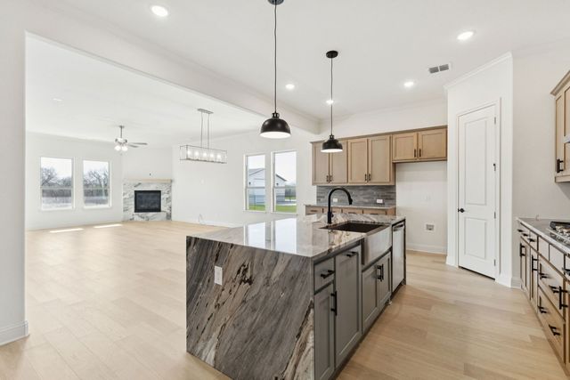 7004 Valley View Drive, Joshua, TX 76058