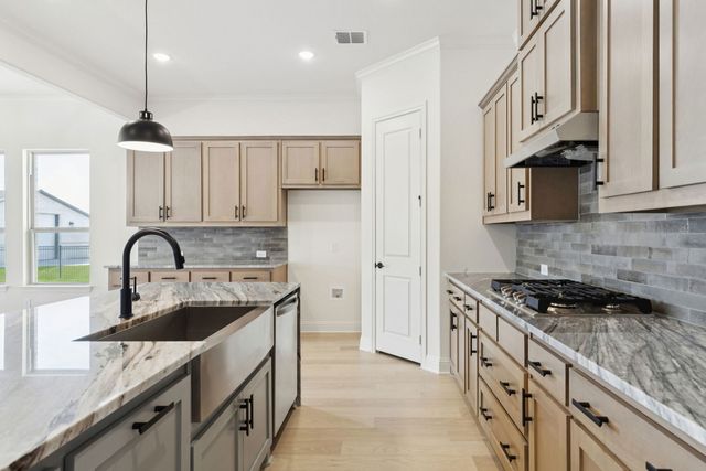 7004 Valley View Drive, Joshua, TX 76058