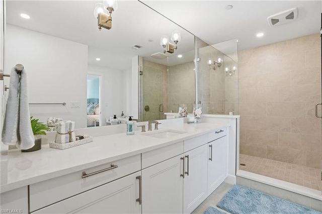 4142 Bay Beach LN 904, Fort Myers Beach, FL 33931