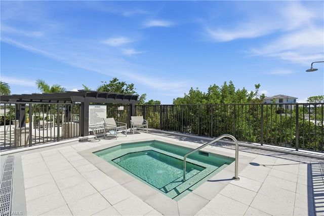 4142 Bay Beach LN 904, Fort Myers Beach, FL 33931