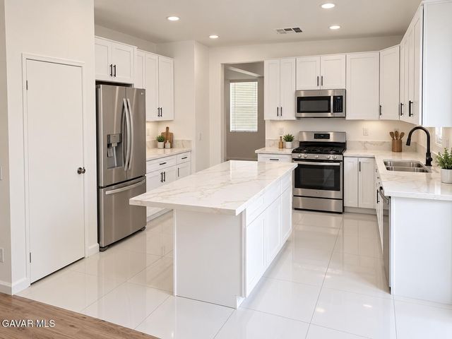 1606 Regents Street, Lancaster, CA 93534