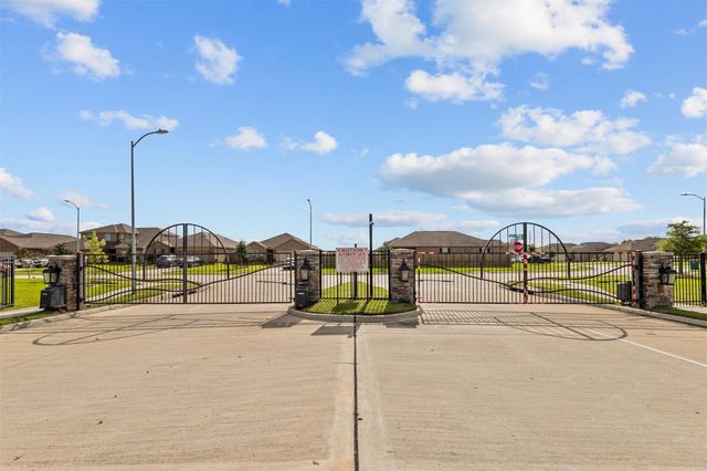 9715 Blue Sapphire Drive, Rosharon, TX 77583