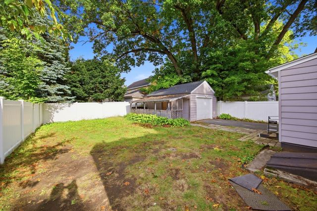 127 Shawmut St, Springfield, MA 01108