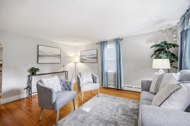 127 Shawmut St, Springfield, MA 01108