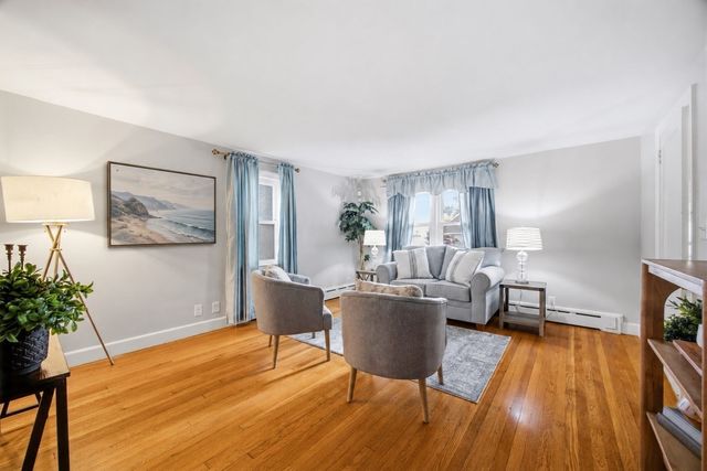 127 Shawmut St, Springfield, MA 01108