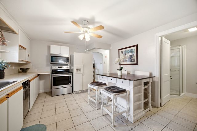 127 Shawmut St, Springfield, MA 01108