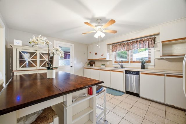 127 Shawmut St, Springfield, MA 01108