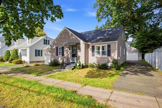 127 Shawmut St, Springfield, MA 01108