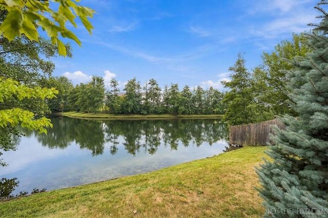 114 Raintree Court, Aurora, IL 60504
