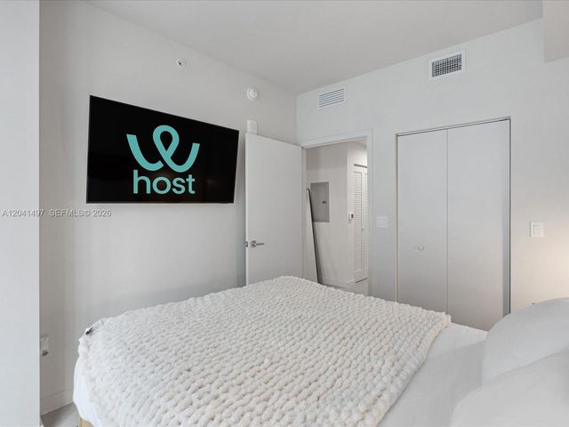 11 NE 6th Street 807, Miami, FL 33132