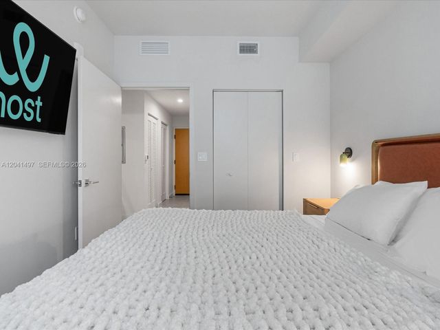 11 NE 6th Street 807, Miami, FL 33132
