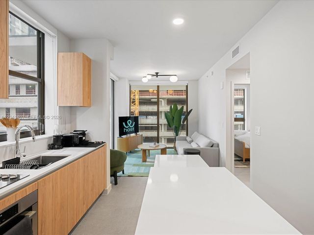 11 NE 6th Street 807, Miami, FL 33132