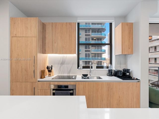 11 NE 6th Street 807, Miami, FL 33132
