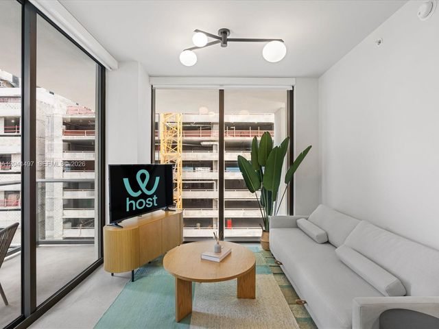 11 NE 6th Street 807, Miami, FL 33132