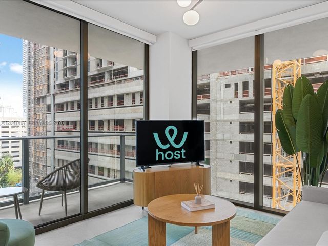 11 NE 6th Street 807, Miami, FL 33132