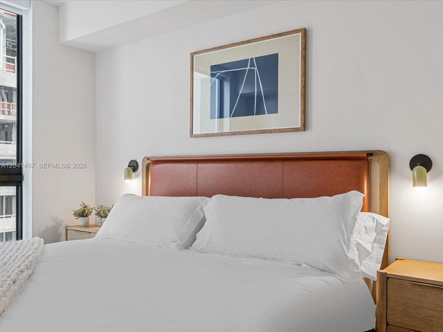 11 NE 6th Street 807, Miami, FL 33132