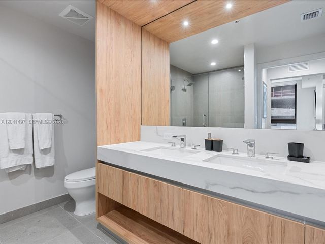 11 NE 6th Street 807, Miami, FL 33132