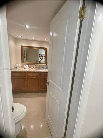 3940 NW 42nd Avenue 319, Lauderdale Lakes, FL 33319