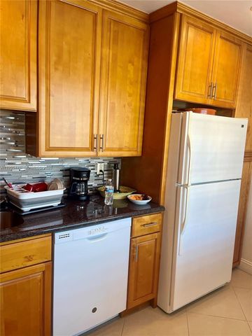 3940 NW 42nd Avenue 319, Lauderdale Lakes, FL 33319