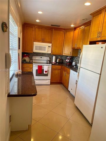 3940 NW 42nd Avenue 319, Lauderdale Lakes, FL 33319