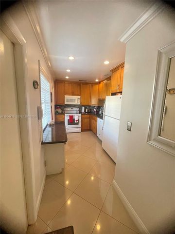 3940 NW 42nd Avenue 319, Lauderdale Lakes, FL 33319