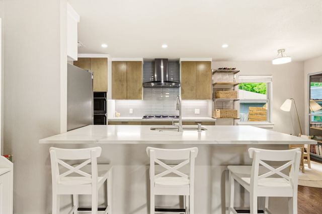 3812 Periwinkle Drive, Dallas, TX 75233