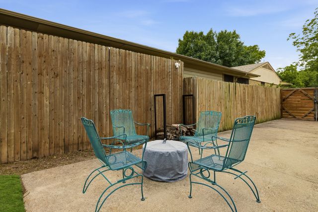 3812 Periwinkle Drive, Dallas, TX 75233