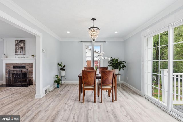 332 N LEE ST, Woodstock, VA 22664