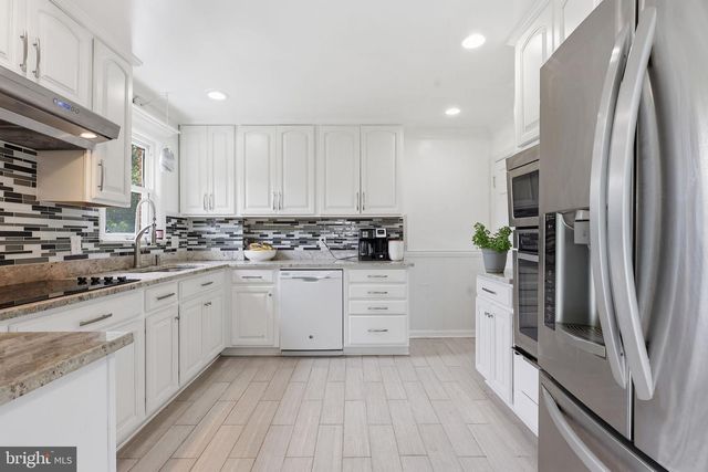 332 N LEE ST, Woodstock, VA 22664
