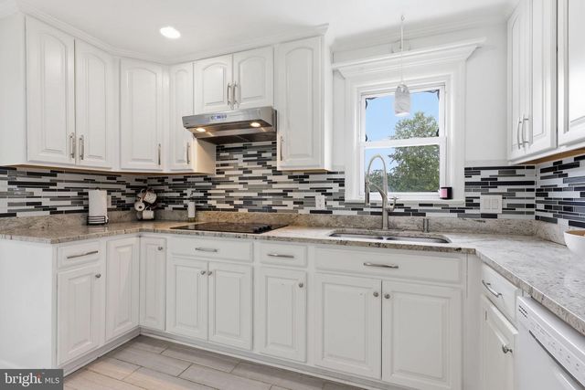 332 N LEE ST, Woodstock, VA 22664