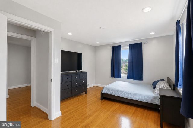 332 N LEE ST, Woodstock, VA 22664