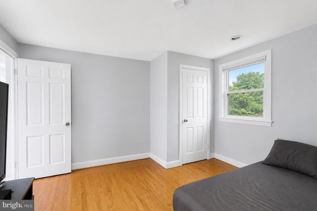 332 N LEE ST, Woodstock, VA 22664