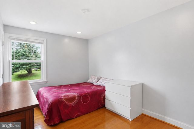 332 N LEE ST, Woodstock, VA 22664