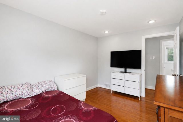 332 N LEE ST, Woodstock, VA 22664