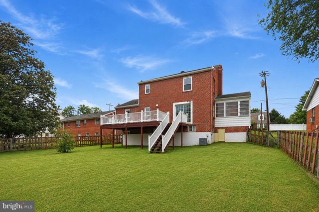 332 N LEE ST, Woodstock, VA 22664
