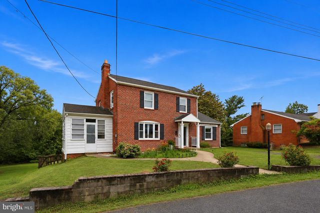 332 N LEE ST, Woodstock, VA 22664
