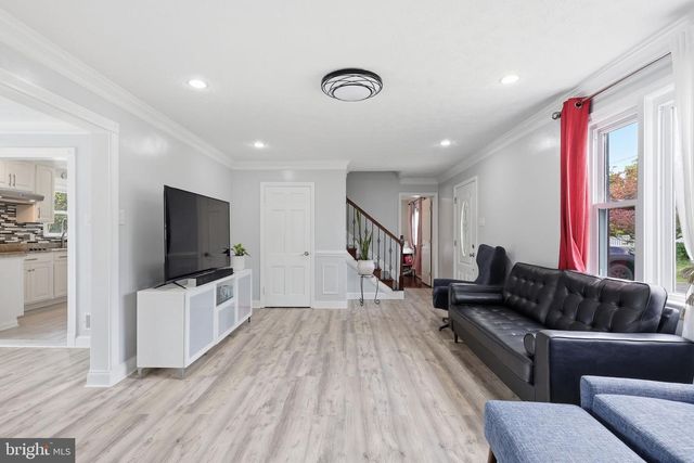 332 N LEE ST, Woodstock, VA 22664